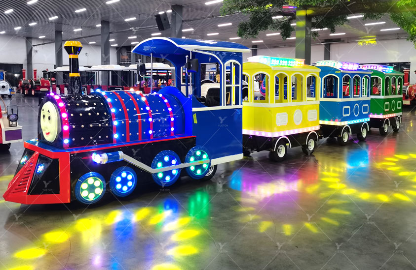 24p Thomas trackless train 5ST-09