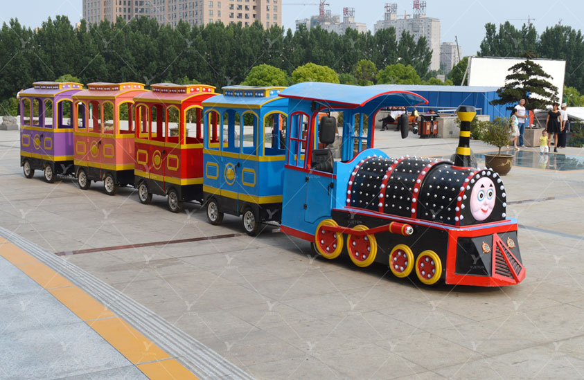 24p Thomas trackless train 5ST-09