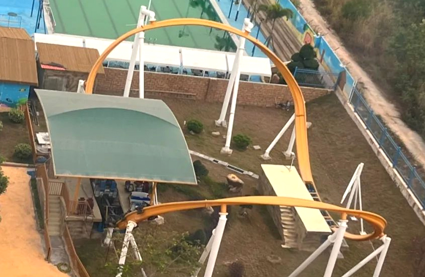 Mobius Strip Roller Coaster 5RC-14